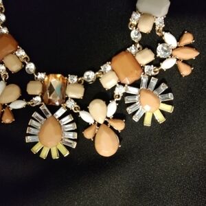 Daisy Angel necklace. New.